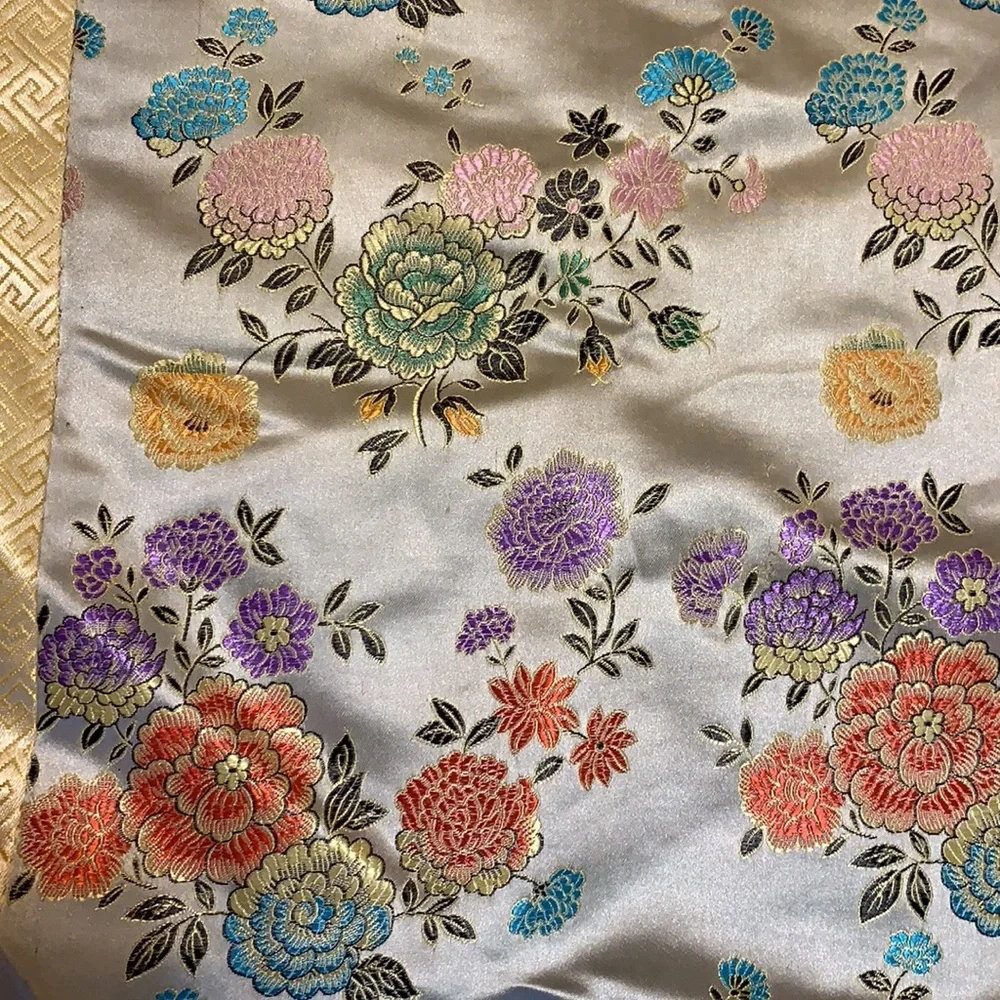 ELEGANT TABLE RUNNER ORIENTAL FLORAL FULLY LINED 74” LONG 15” WIDE